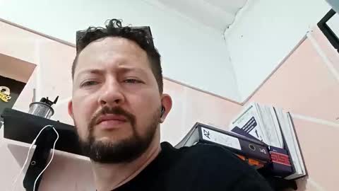Snapshot of julian000900 chatting on 16, 12, 2025 Juli online show from 16, 12, 2025