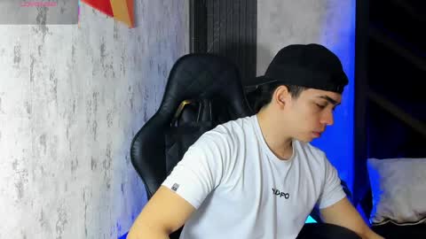 JULIAN  online show from 30, 5, 2026