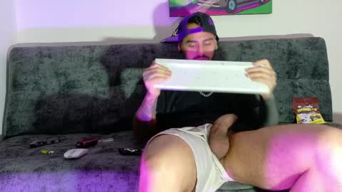 Julian independent model online show from 5, 4, 2026