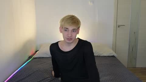 Snapshot of julian_win chatting on 23, 4, 2026 Eren online show from 23, 4, 2026