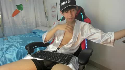 Julian online show from 9, 4, 2026