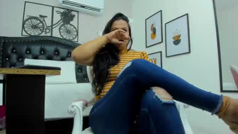 Snapshot of juliana_milf_ chatting on 6, 7, 2026 juliana_milf_ online show from 6, 7, 2026