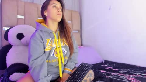 Snapshot of julianacarter chatting on 12, 10, 2025 JulianaCarter online show from 12, 10, 2025