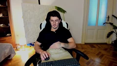 JulianDylan online show from 7, 12, 2024
