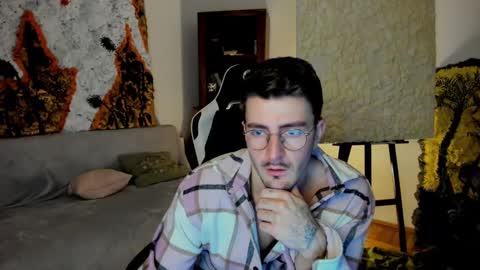 JulianDylan online show from 10, 12, 2024