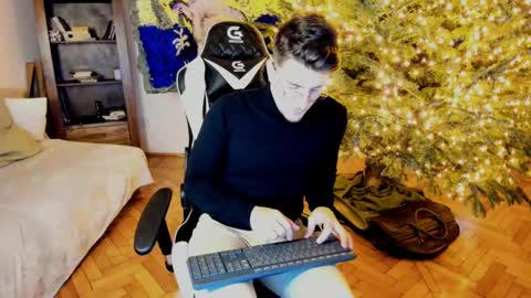 JulianDylan online show from 30, 12, 2024