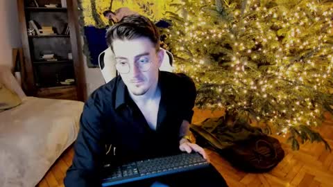 JulianDylan online show from 31, 12, 2024