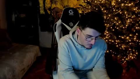 JulianDylan online show from 3, 1, 2025