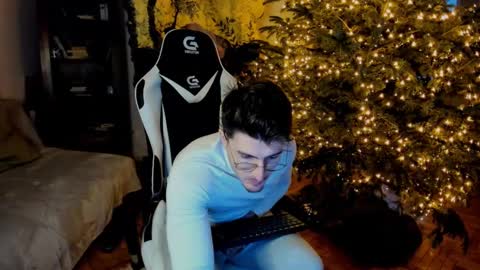 JulianDylan online show from 4, 1, 2025