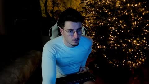 JulianDylan online show from 6, 1, 2025