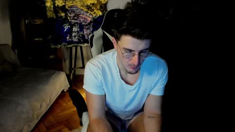 JulianDylan online show from 8, 1, 2025