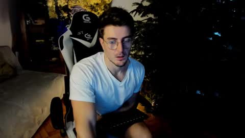 JulianDylan online show from 8, 1, 2025