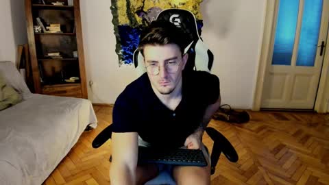 JulianDylan online show from 9, 1, 2025