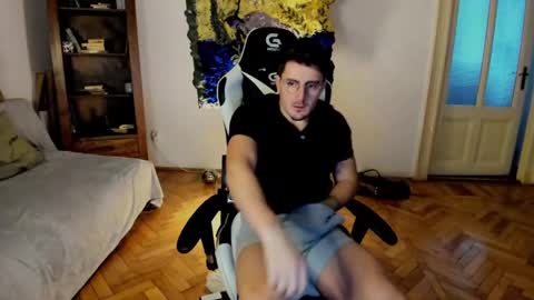 JulianDylan online show from 9, 1, 2025