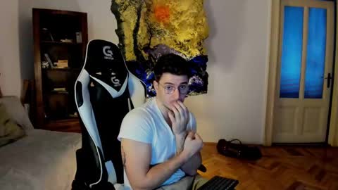 JulianDylan online show from 10, 1, 2025