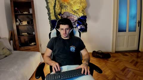 JulianDylan online show from 20, 1, 2025