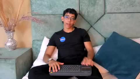 Snapshot of julianrouss chatting on 18, 6, 2026 Julian online show from 18, 6, 2026
