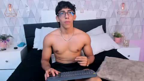Snapshot of julianrouss chatting on 14, 7, 2026 Julian online show from 14, 7, 2026