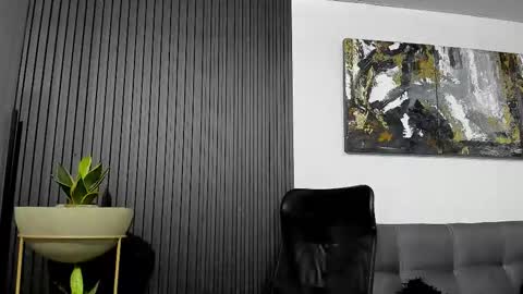 Julian online show from 7, 1, 2026