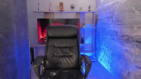 Snapshot of juliasprouse_ chatting on 18, 12, 2024 Julias online show from 18, 12, 2024