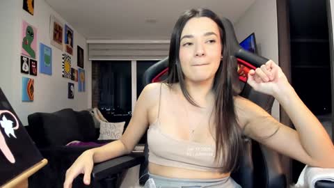 Jeimy Help me to reach 100 thumbs up online show from 18, 1, 2025