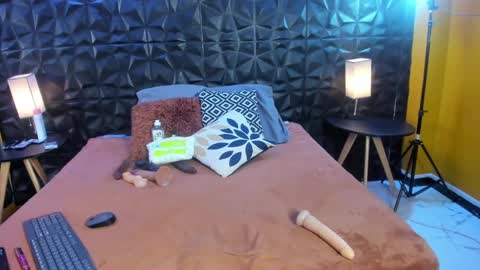 julie coper online show from 22, 1, 2025