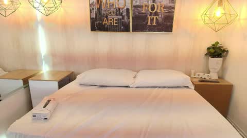 julie coper online show from 8, 10, 2025