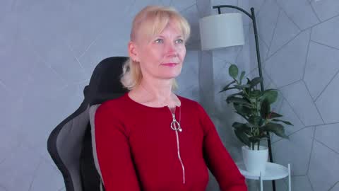 Julie Lucasss online show from 9, 5, 2026