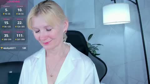 Julie Lucasss online show from 19, 6, 2026