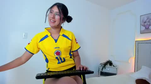 juliee_ross online show from 29, 4, 2026