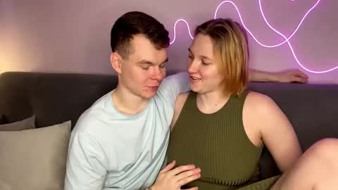 Julie and Thomas online show from 9, 11, 2025