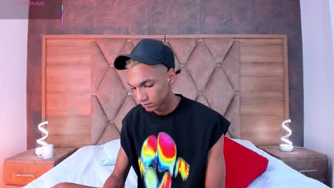 Snapshot of juliensaint_ chatting on 20, 10, 2025 Julien online show from 20, 10, 2025