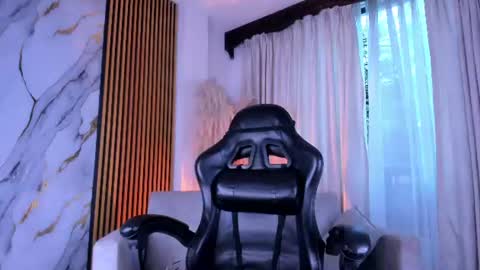 Julien online show from 28, 6, 2026