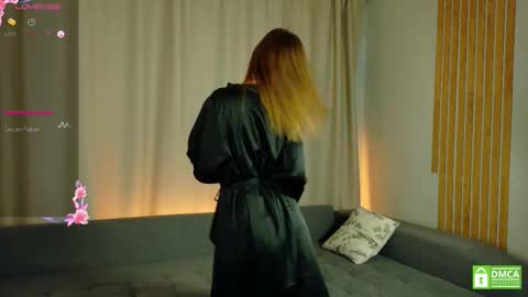 Snapshot of julieqt chatting on 18, 10, 2025 julieqt online show from 18, 10, 2025