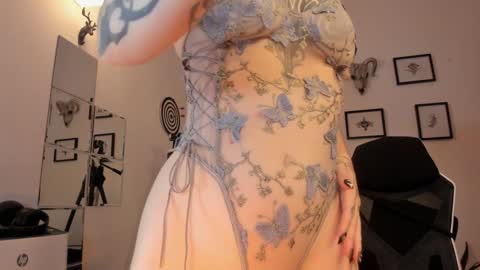 Snapshot of juliet_sourire chatting on 23, 1, 2025 juliet_sourire online show from 23, 1, 2025