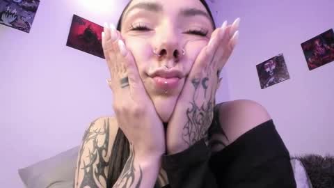 Snapshot of juliet_sourire chatting on 8, 3, 2025 juliet_sourire online show from 8, 3, 2025