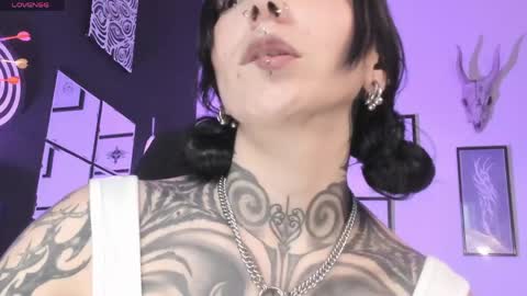 Snapshot of juliet_sourire chatting on 4, 5, 2026 juliet_sourire online show from 4, 5, 2026