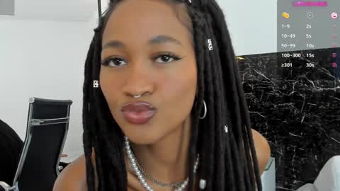 Snapshot of julieta__cooper chatting on 7, 12, 2024 Juli online show from 7, 12, 2024