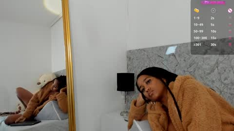 Snapshot of julieta__cooper chatting on 16, 12, 2024 Juli online show from 16, 12, 2024