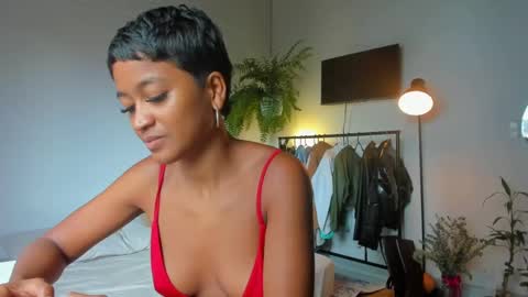 Juli online show from 1, 10, 2025