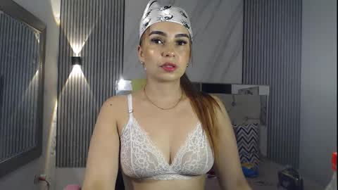 Snapshot of julieta__fox_ chatting on 11, 9, 2025 julieta__fox_ online show from 11, 9, 2025