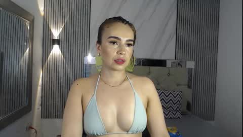Snapshot of julieta__fox_ chatting on 13, 9, 2025 julieta__fox_ online show from 13, 9, 2025