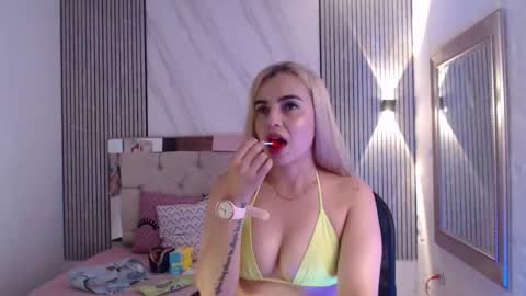 julieta__fox_ online show from 20, 2, 2026