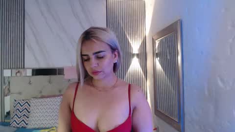 Snapshot of julieta__fox_ chatting on 23, 4, 2026 julieta__fox_ online show from 23, 4, 2026
