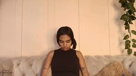 Snapshot of julieta_aguilar chatting on 15, 12, 2025 Juli online show from 15, 12, 2025