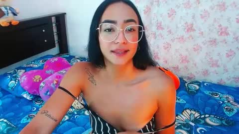 Snapshot of julieta_art1 chatting on 2, 12, 2024 julieta art1 online show from 2, 12, 2024