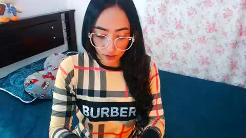 Snapshot of julieta_art1 chatting on 29, 12, 2024 julieta art1 online show from 29, 12, 2024