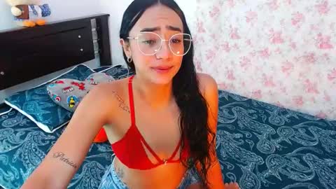 Snapshot of julieta_art1 chatting on 15, 1, 2025 julieta art1 online show from 15, 1, 2025