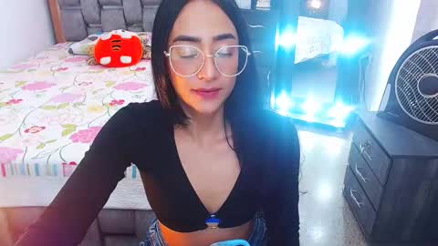Snapshot of julieta_art1 chatting on 13, 2, 2025 julieta art1 online show from 13, 2, 2025