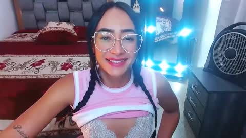 Snapshot of julieta_art1 chatting on 20, 2, 2025 julieta art1 online show from 20, 2, 2025